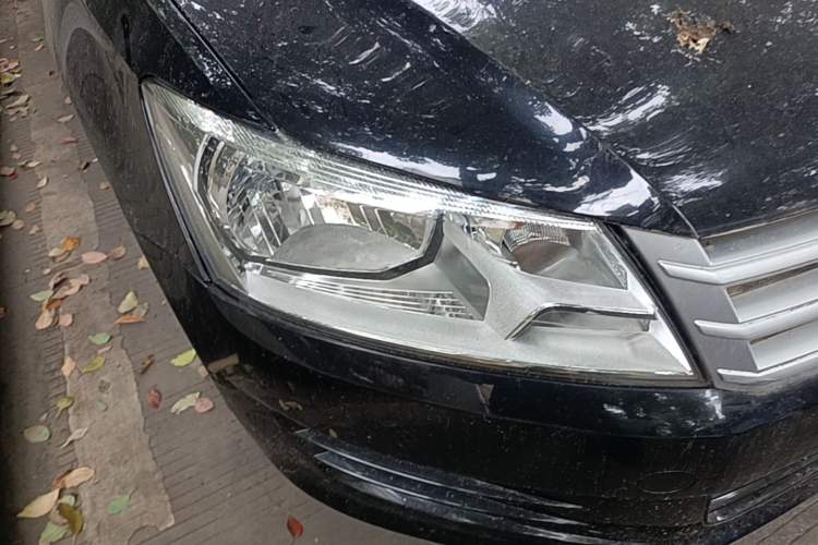 Used Volkswagen Santana 2015 1.6L Manual Fashion Edition Right Front Headlight