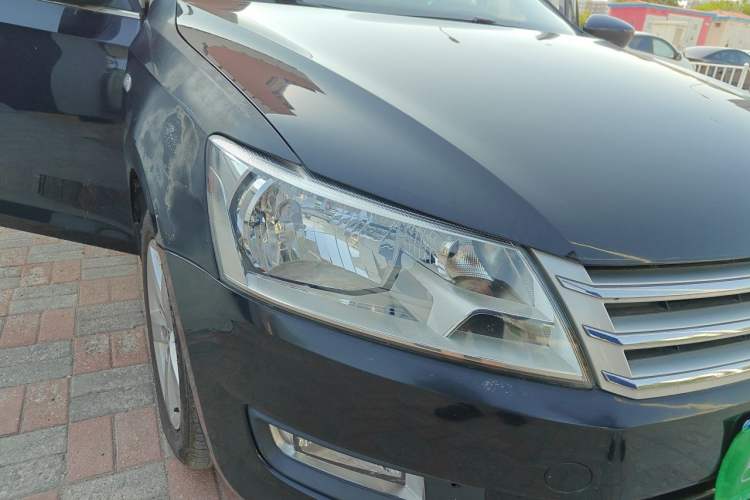 Used Volkswagen Santana 2015 1.6L Manual Comfort Edition Right Front Headlight