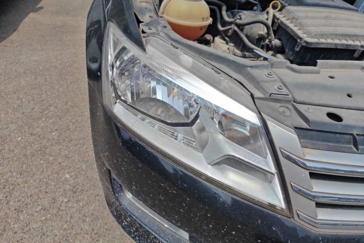 Used Volkswagen Santana 2015 1.4L Manual Comfort Edition Right Front Headlight