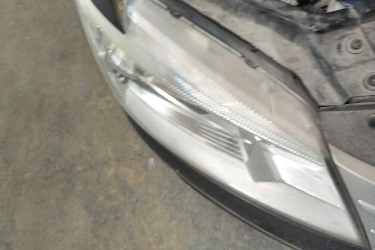 Used Volkswagen Santana 2015 1.4L Manual Fashion Edition Right Front Headlight