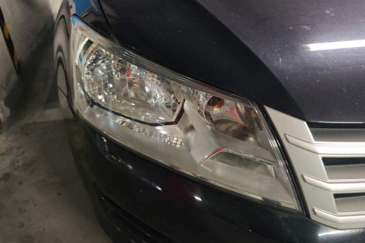 Used Volkswagen Santana 2015 1.4L Manual Fashion Edition Right Front Headlight