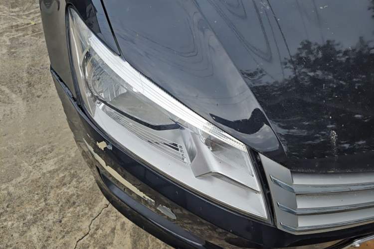 Used Volkswagen Santana 2015 1.4L Manual Comfort Edition Right Front Headlight