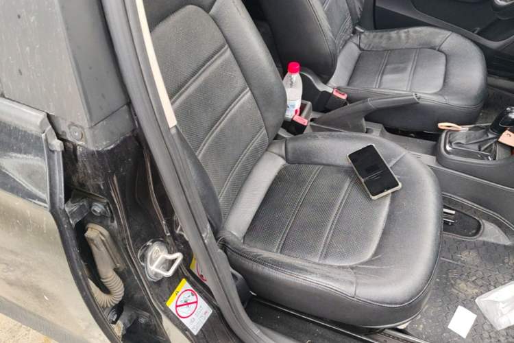 Used Volkswagen Santana 2015 1.6L Automatic Fashion Edition Right Front Seat