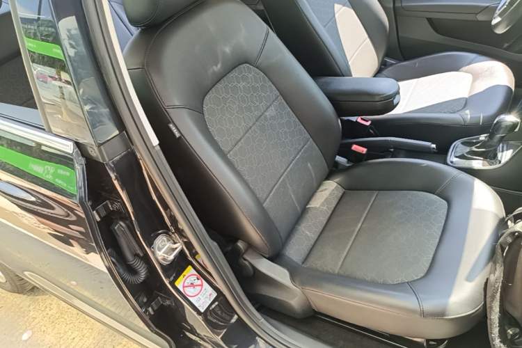 Used Volkswagen Santana 2015 1.6L Automatic Comfort Edition Right Front Seat
