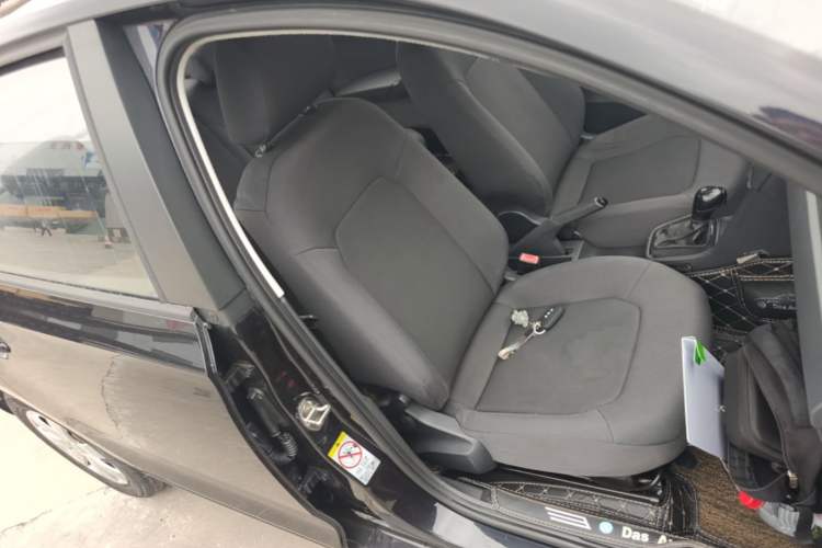 Used Volkswagen Santana 2015 1.6L Automatic Fashion Edition Right Front Seat