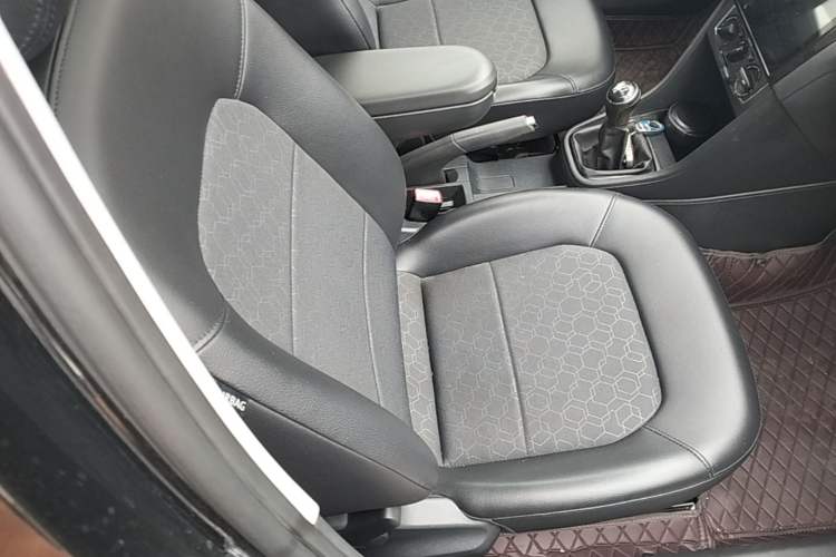 Used Volkswagen Santana 2015 1.6L Manual Comfort Edition Right Front Seat