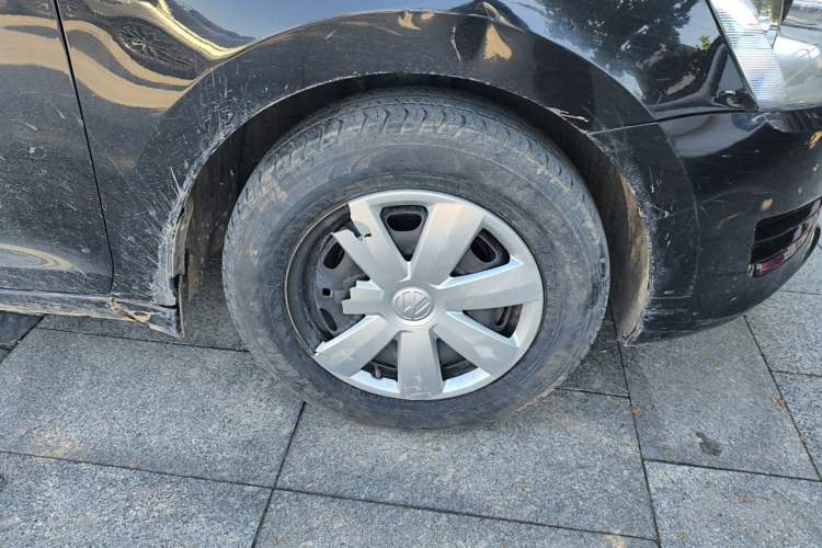 Used Volkswagen Santana 2015 1.6L Manual Fashion Edition Right Front Wheel Hub