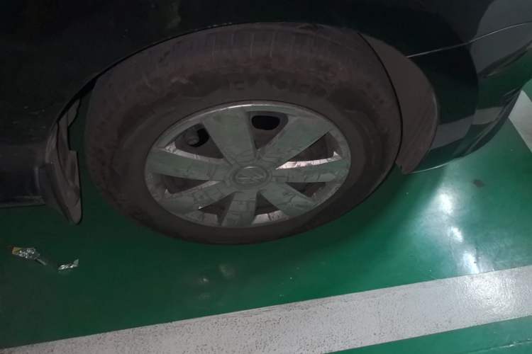 Used Volkswagen Santana 2015 1.6L Manual Fashion Edition Right Front Wheel Hub