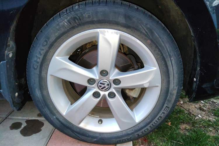 Used Volkswagen Santana 2015 1.6L Manual Comfort Edition Right Front Wheel Hub