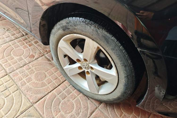 Used Volkswagen Santana 2015 1.6L Automatic Comfort Edition Right Front Wheel Hub