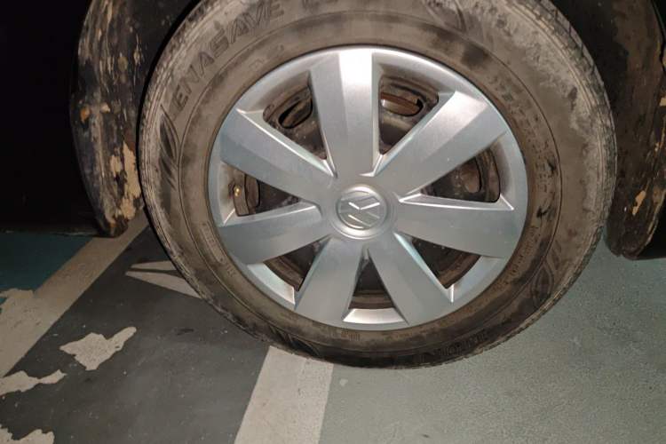 Used Volkswagen Santana 2015 1.6L Manual Fashion Edition Right Front Wheel Hub