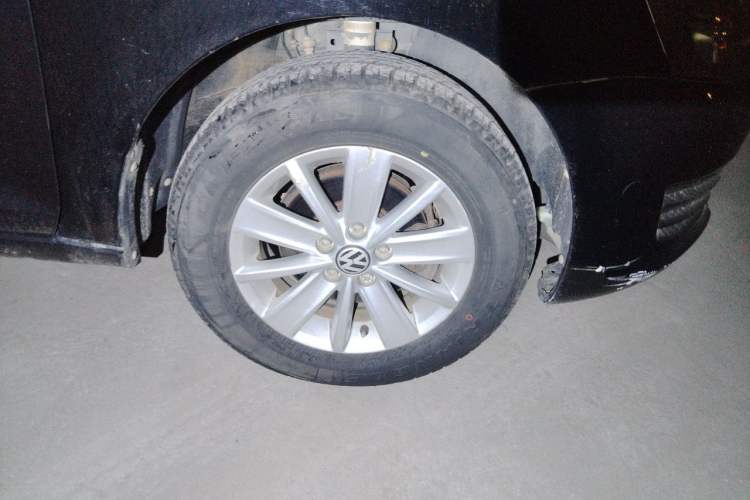 Used Volkswagen Santana 2015 1.4L Manual Fashion Edition Right Front Wheel Hub