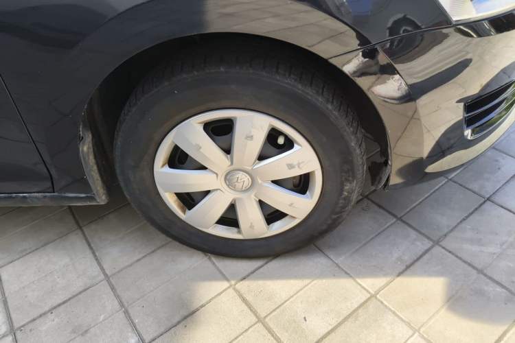 Used Volkswagen Santana 2015 1.4L Manual Fashion Edition Right Front Wheel Hub
