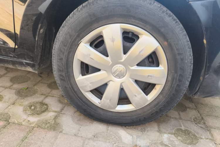 Used Volkswagen Santana 2015 1.6L Automatic Fashion Edition Right Front Wheel Hub