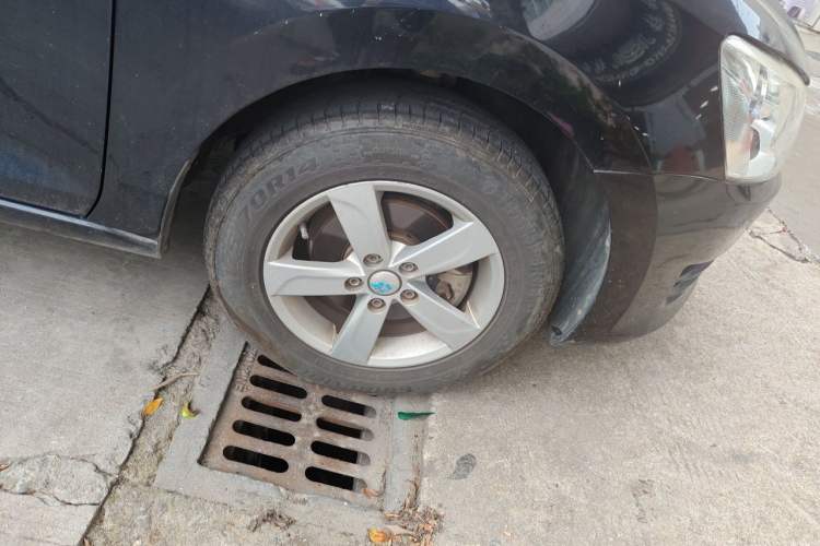 Used Volkswagen Santana 2015 1.6L Manual Fashion Edition Right Front Wheel Hub