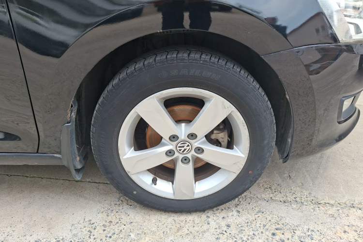 Used Volkswagen Santana 2015 1.4L Manual Comfort Edition Right Front Wheel Hub