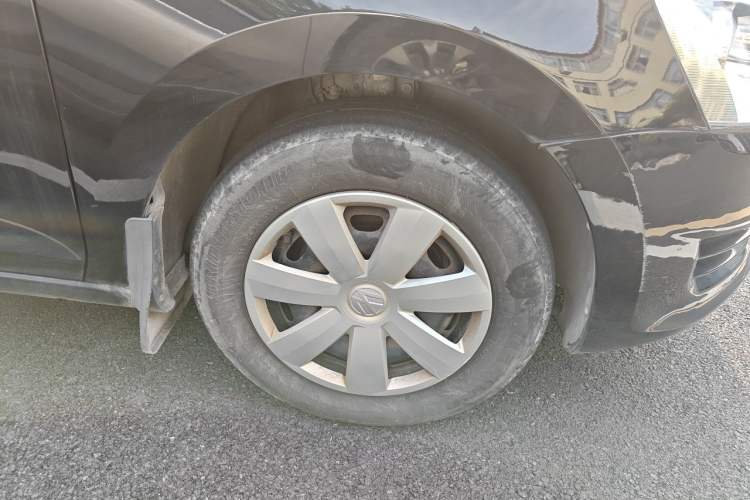 Used Volkswagen Santana 2015 1.6L Manual Fashion Edition Right Front Wheel Hub