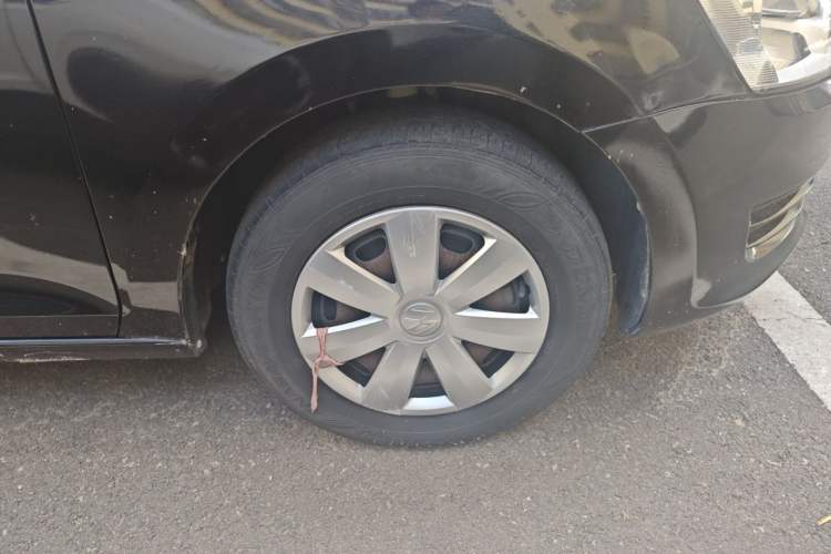 Used Volkswagen Santana 2015 1.6L Manual Fashion Edition Right Front Wheel Hub