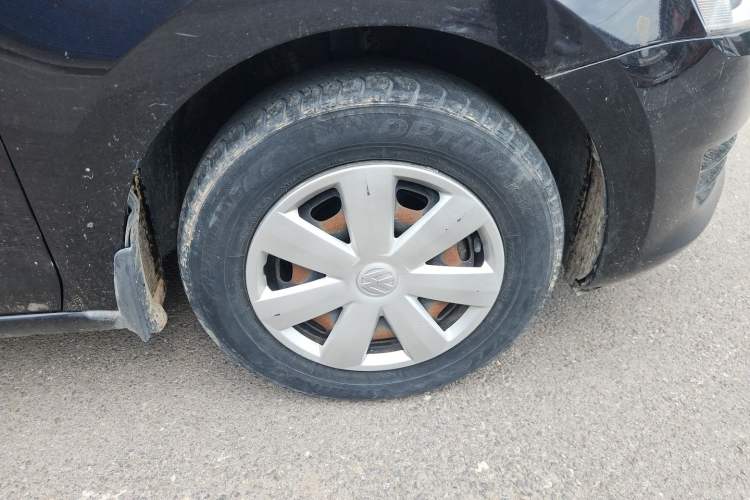 Used Volkswagen Santana 2015 1.6L Manual Fashion Edition Right Front Wheel Hub