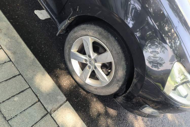 Used Volkswagen Santana 2015 1.4L Manual Comfort Edition Right Front Wheel Hub