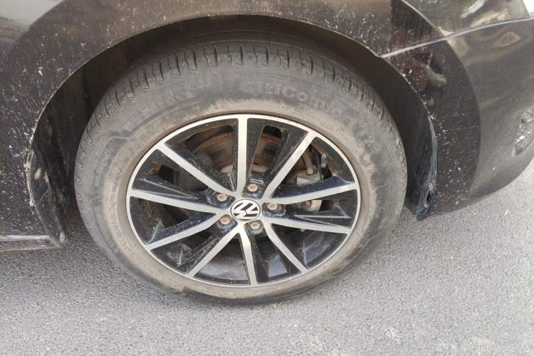 Used Volkswagen Santana 2015 1.4L Manual Fashion Edition Right Front Wheel Hub
