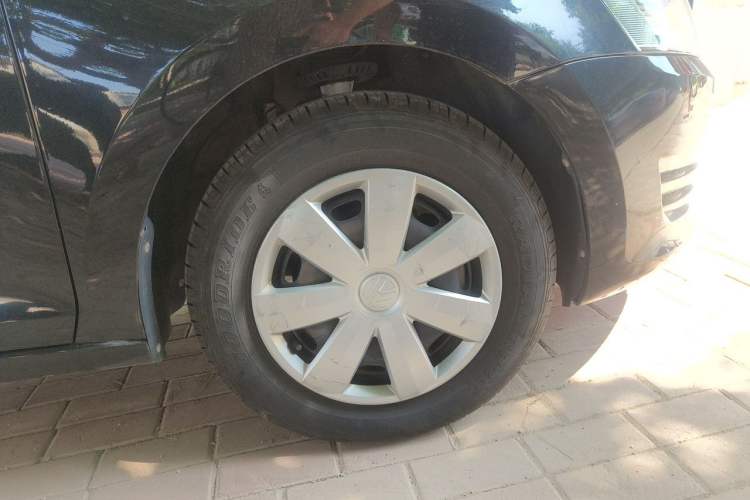 Used Volkswagen Santana 2015 1.6L Manual Fashion Edition Right Front Wheel Hub