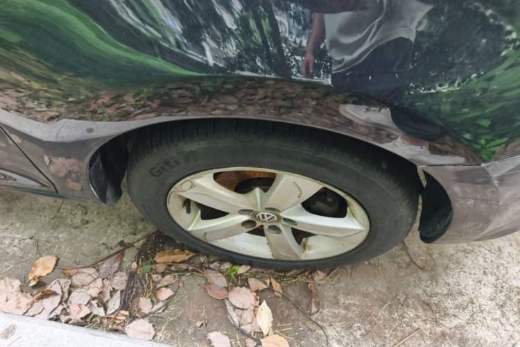 Used Volkswagen Santana 2015 1.6L Automatic Comfort Edition Right Front Wheel Hub