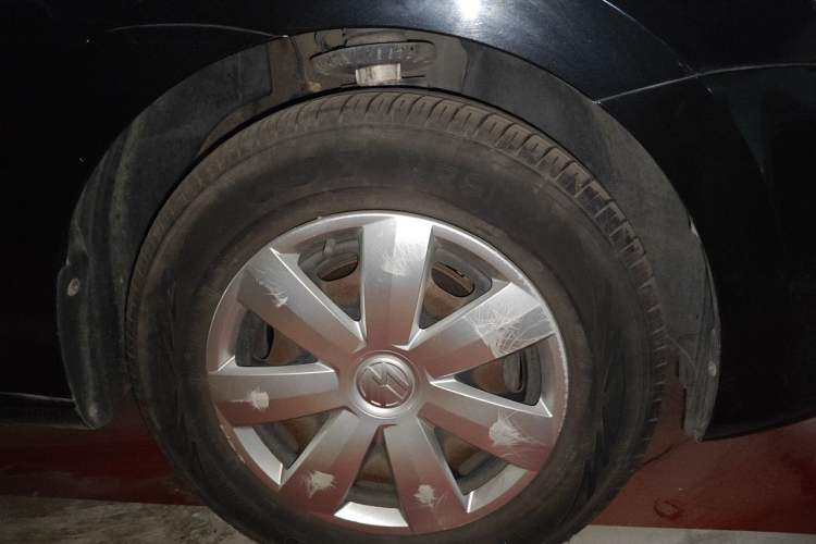 Used Volkswagen Santana 2015 1.6L Automatic Fashion Edition Right Front Wheel Hub