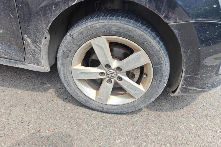 Used Volkswagen Santana 2015 1.4L Manual Comfort Edition Right Front Wheel Hub