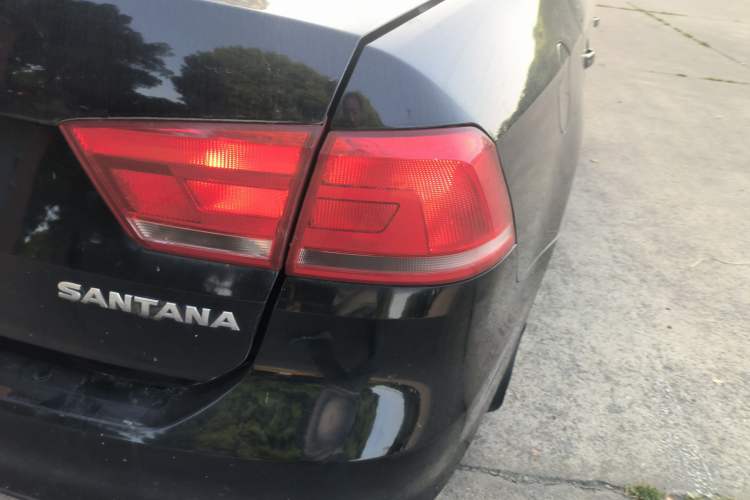 Used Volkswagen Santana 2015 1.4L Manual Fashion Edition Right Rear Taillight
