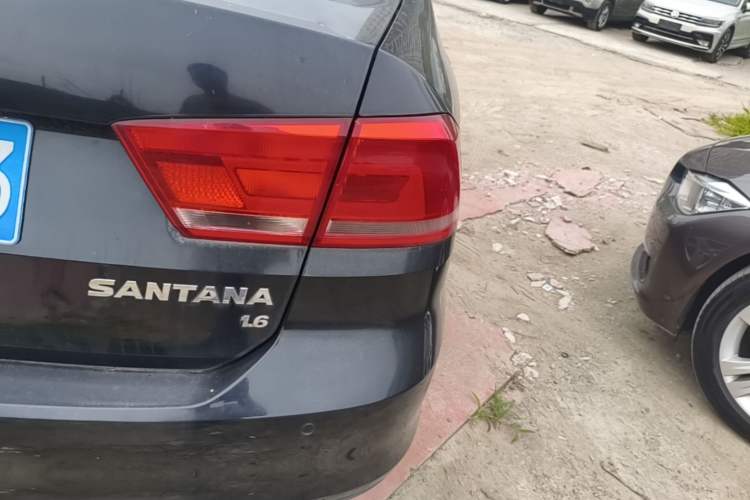 Used Volkswagen Santana 2015 1.6L Automatic Comfort Edition Right Rear Taillight