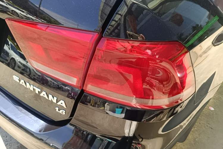 Used Volkswagen Santana 2015 1.6L Automatic Comfort Edition Right Rear Taillight