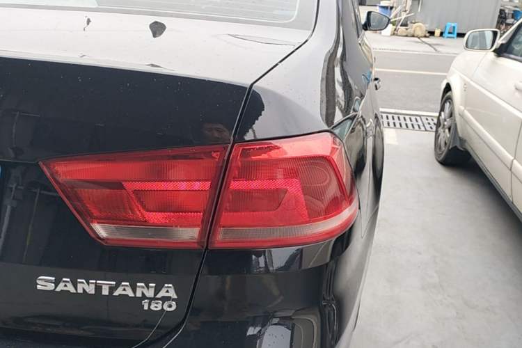 Used Volkswagen Santana 2015 1.6L Manual Comfort Edition Right Rear Taillight