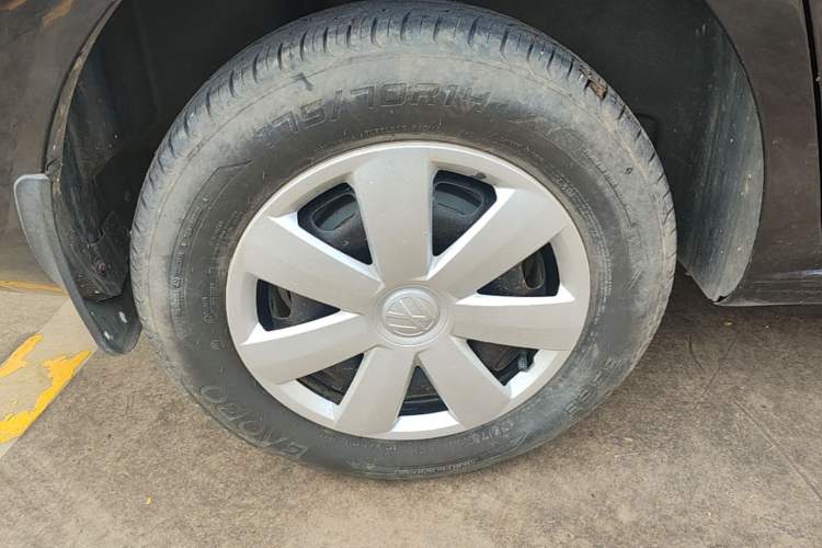Used Volkswagen Santana 2015 1.6L Manual Fashion Edition Right Rear Wheel Hub