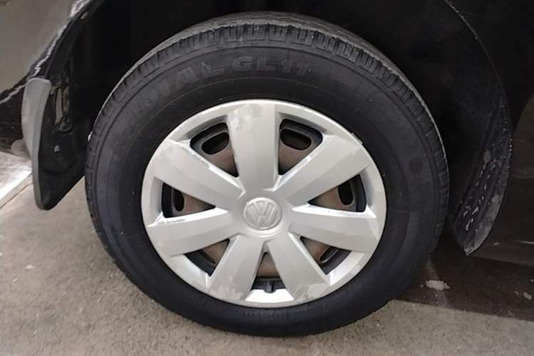 Used Volkswagen Santana 2015 1.6L Automatic Fashion Edition Right Rear Wheel Hub