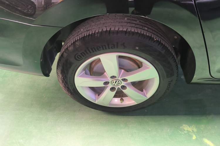 Used Volkswagen Santana 2015 1.6L Automatic Comfort Edition Right Rear Wheel Hub