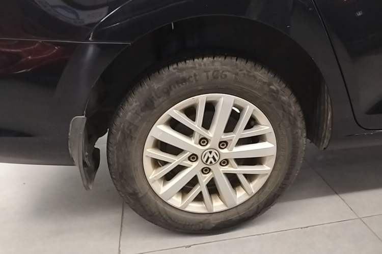 Used Volkswagen Santana 2015 1.4L Manual Fashion Edition Right Rear Wheel Hub