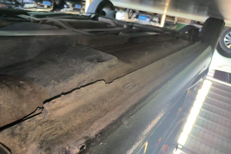 Used Volkswagen Santana 2015 1.6L Automatic Comfort Edition Right Side Sill