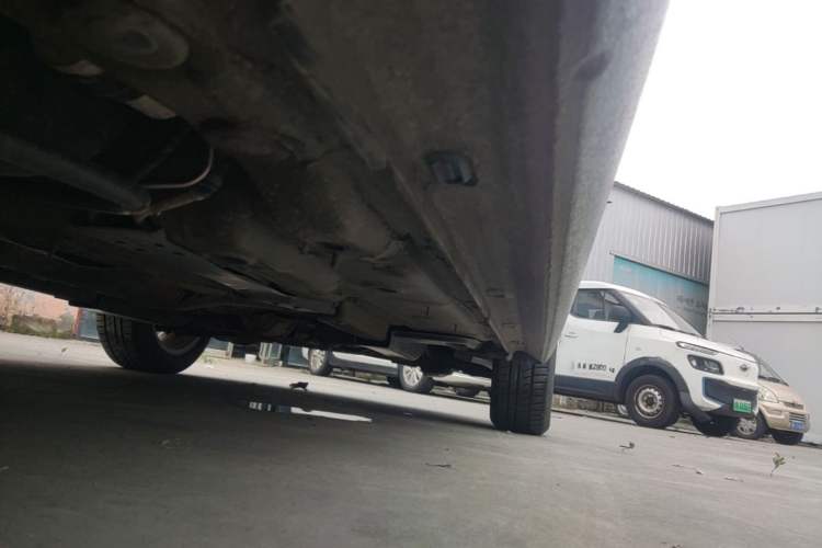 Used Volkswagen Santana 2015 1.6L Manual Comfort Edition Right Side Sill