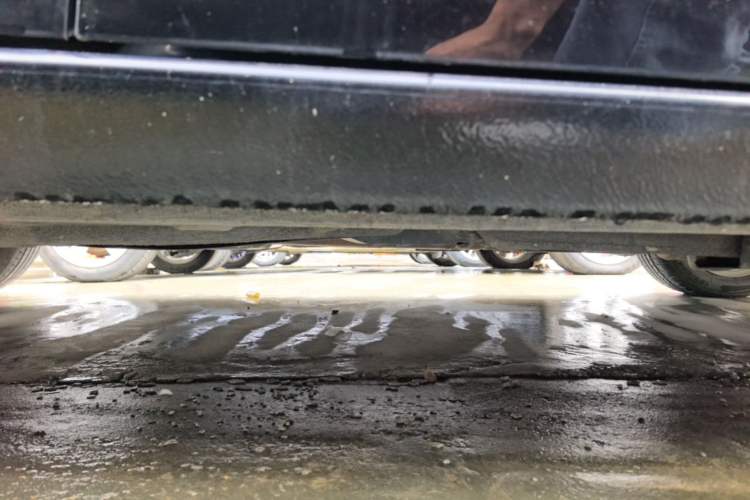 Used Volkswagen Santana 2015 1.6L Automatic Comfort Edition Right Side Sill