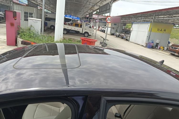 Used Volkswagen Santana 2015 1.6L Automatic Comfort Edition Roof