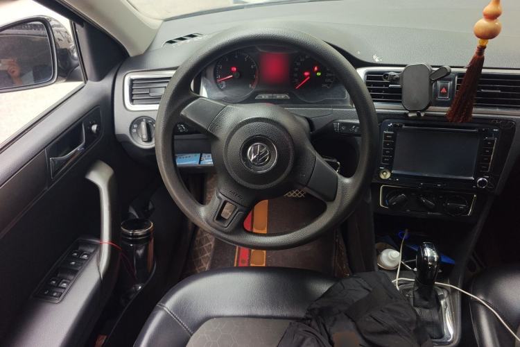 Used Volkswagen Santana 2015 1.6L Automatic Comfort Edition Steering Wheel