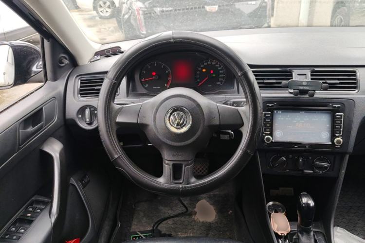 Used Volkswagen Santana 2015 1.6L Automatic Fashion Edition Steering Wheel