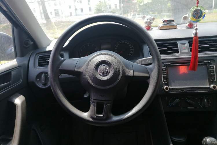 Used Volkswagen Santana 2015 1.4L Manual Fashion Edition Steering Wheel