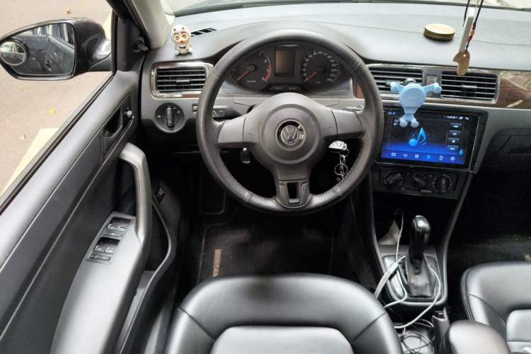 Used Volkswagen Santana 2015 1.6L Automatic Fashion Edition Steering Wheel