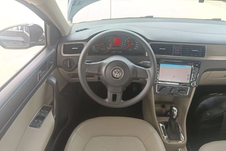 Used Volkswagen Santana 2015 1.6L Automatic Comfort Edition Steering Wheel