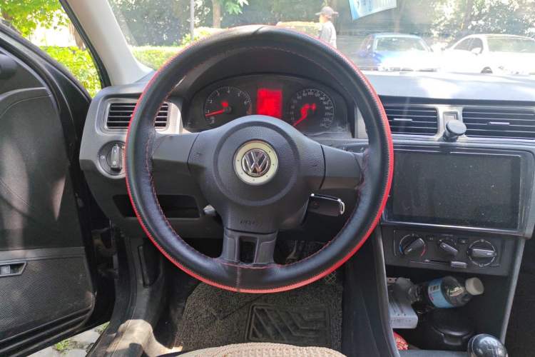 Used Volkswagen Santana 2015 1.4L Manual Fashion Edition Steering Wheel