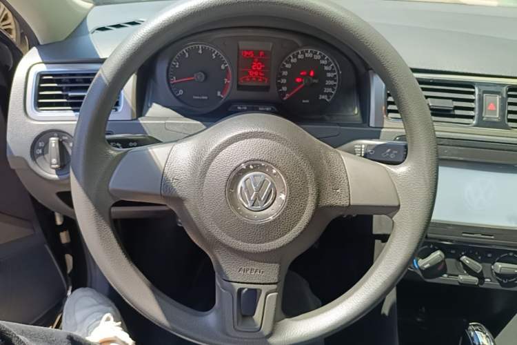 Used Volkswagen Santana 2015 1.6L Automatic Comfort Edition Steering Wheel