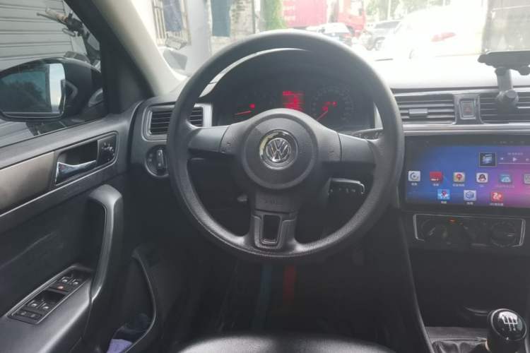 Used Volkswagen Santana 2015 1.6L Manual Comfort Edition Steering Wheel