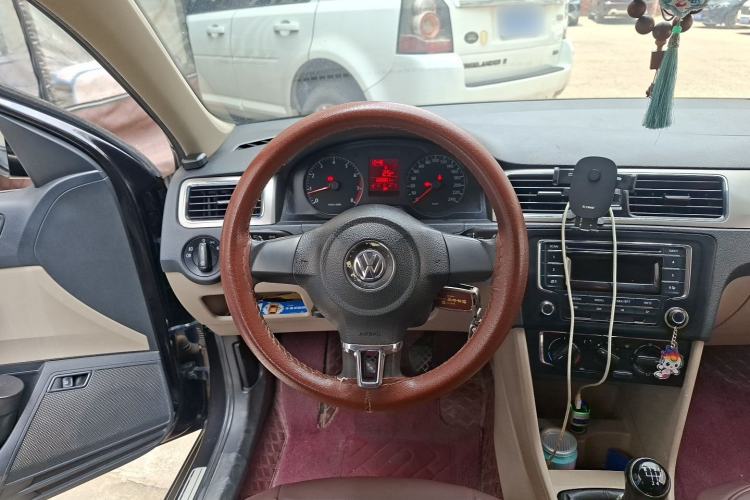 Used Volkswagen Santana 2015 1.4L Manual Comfort Edition Steering Wheel